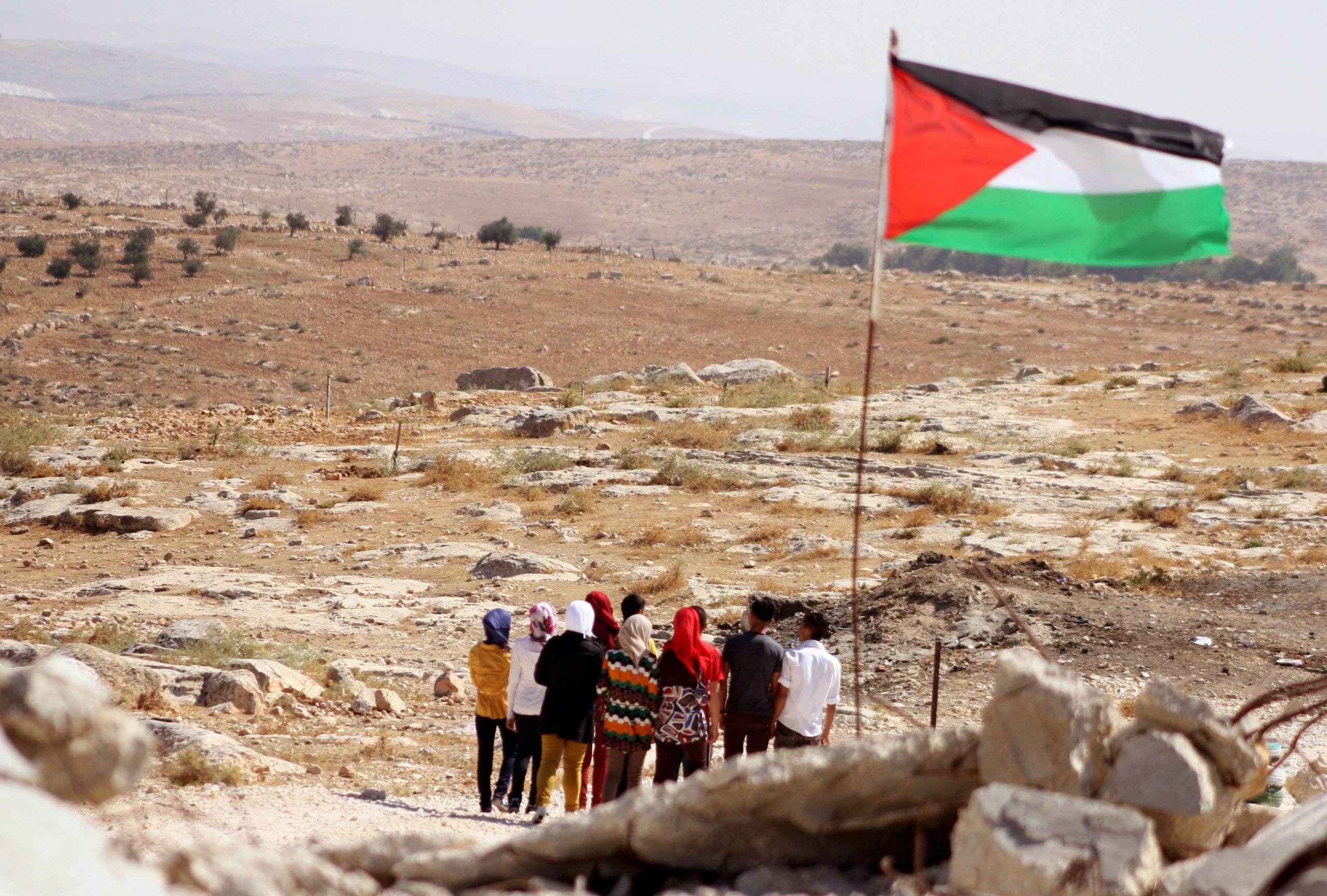 الاحتلال يستولي على وحدة للطاقة الشمسية في مسافر يطا