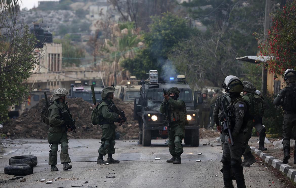 فلسطين – إصابة خطيرة برصاص الاحتلال في مخيم الجلزون