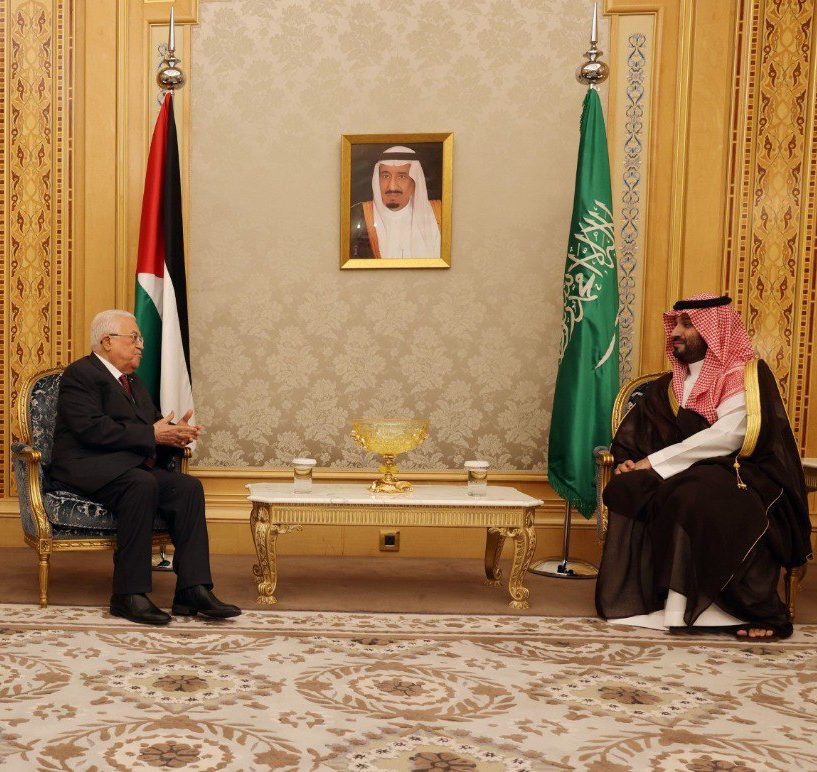 الرئيس محمود عباس أثناء اجتماعه مع ولي العهد السعودي الأمير محمد بن سلمان (تصوير: ثائر غنايم)