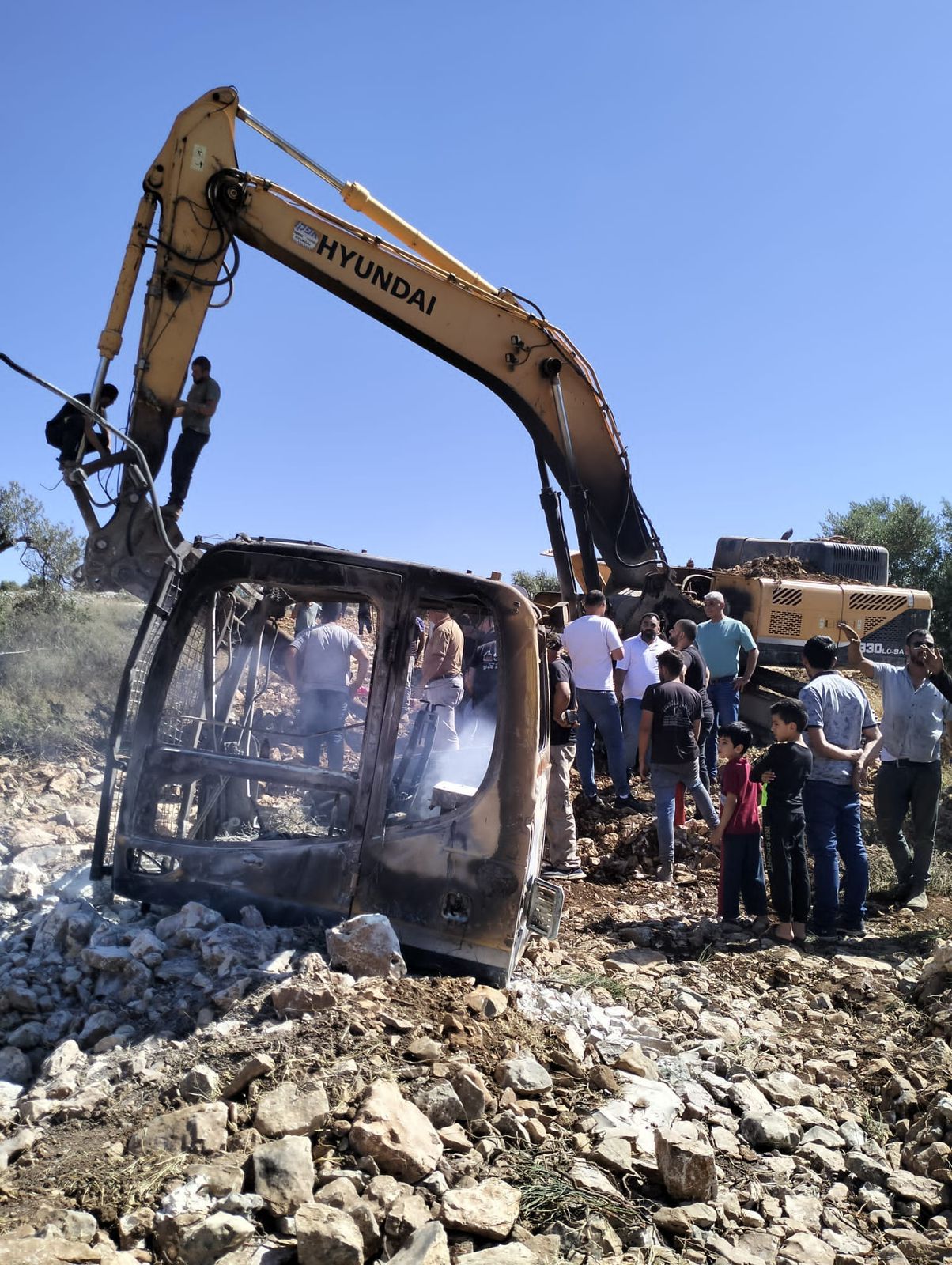 فلسطين – مستوطنون يجرفون أراضي زراعية في الأغوار الشمالية