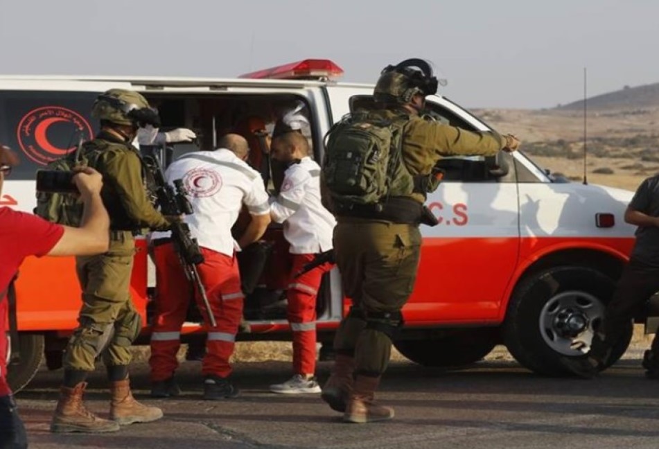 فلسطين – إصابة شابين برصاص الاحتلال على حاجز قلنديا شمال القدس