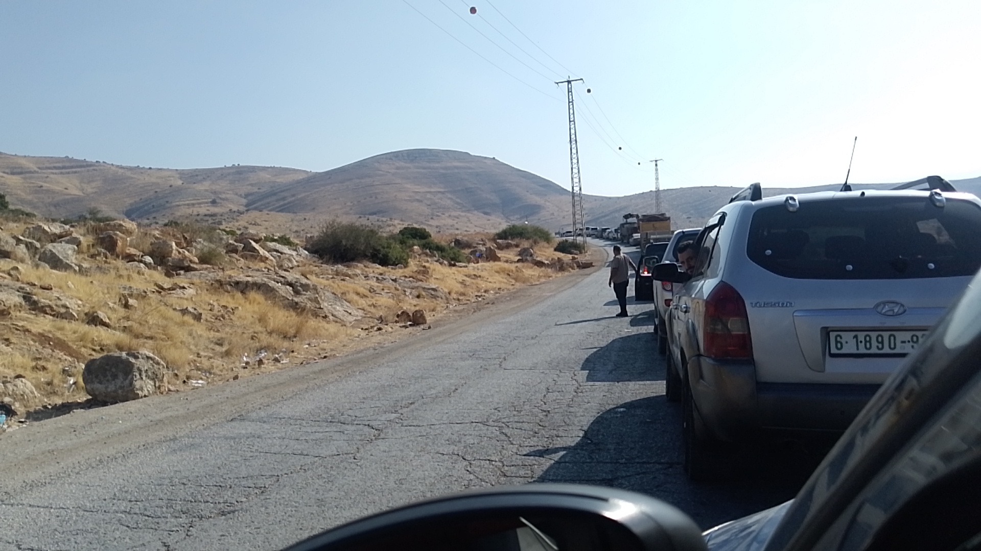 فلسطين – الاحتلال يقيم حاجزا عسكريا في الرام