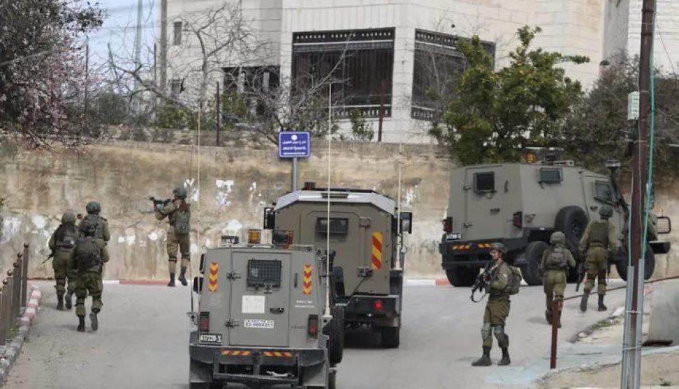 فلسطين – الاحتلال يقتحم بلدة كفر عقب