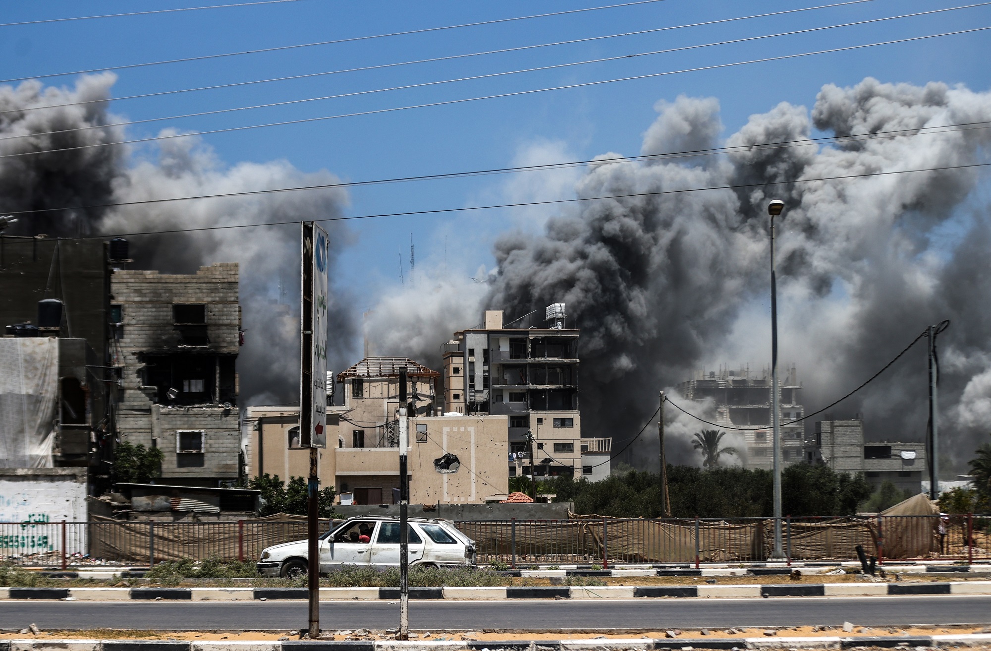 فلسطين – شهداء وجرحى بقصف الاحتلال على دير البلح وبيت لاهيا بقطاع غزة