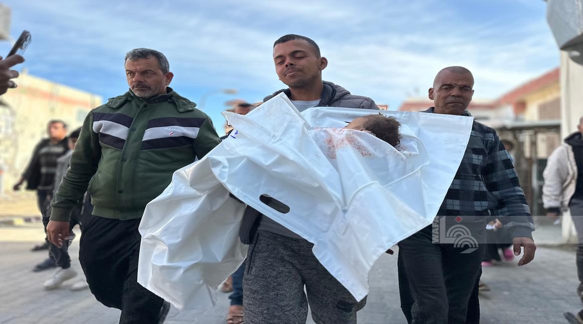 فلسطين – استشهاد طفل متأثرا بإصابته برصاص الاحتلال في دير البلح