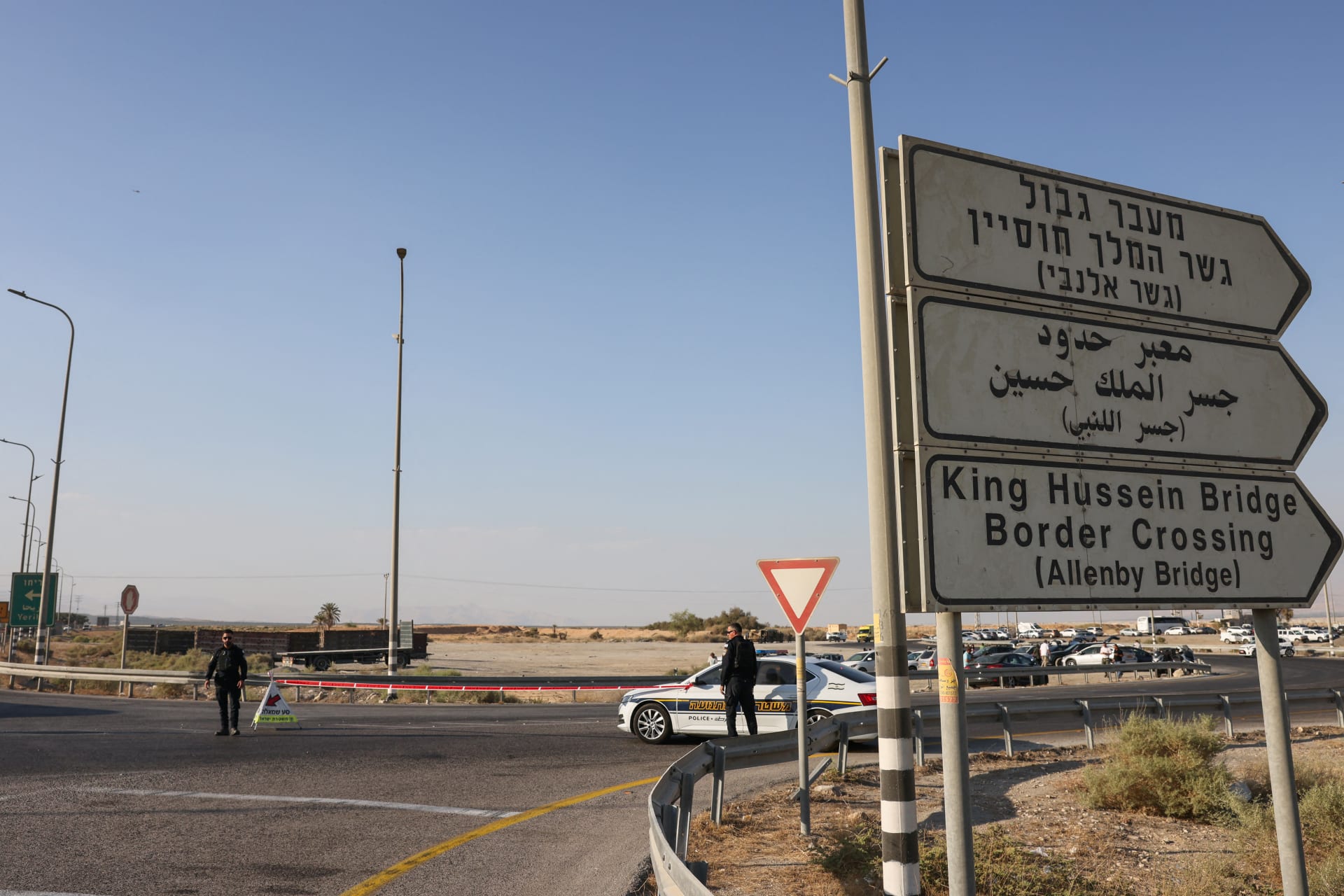 فلسطين – إغلاق معبر الكرامة له تداعيات خطيرة على الواقع الاقتصادي والاجتماعي والإنساني