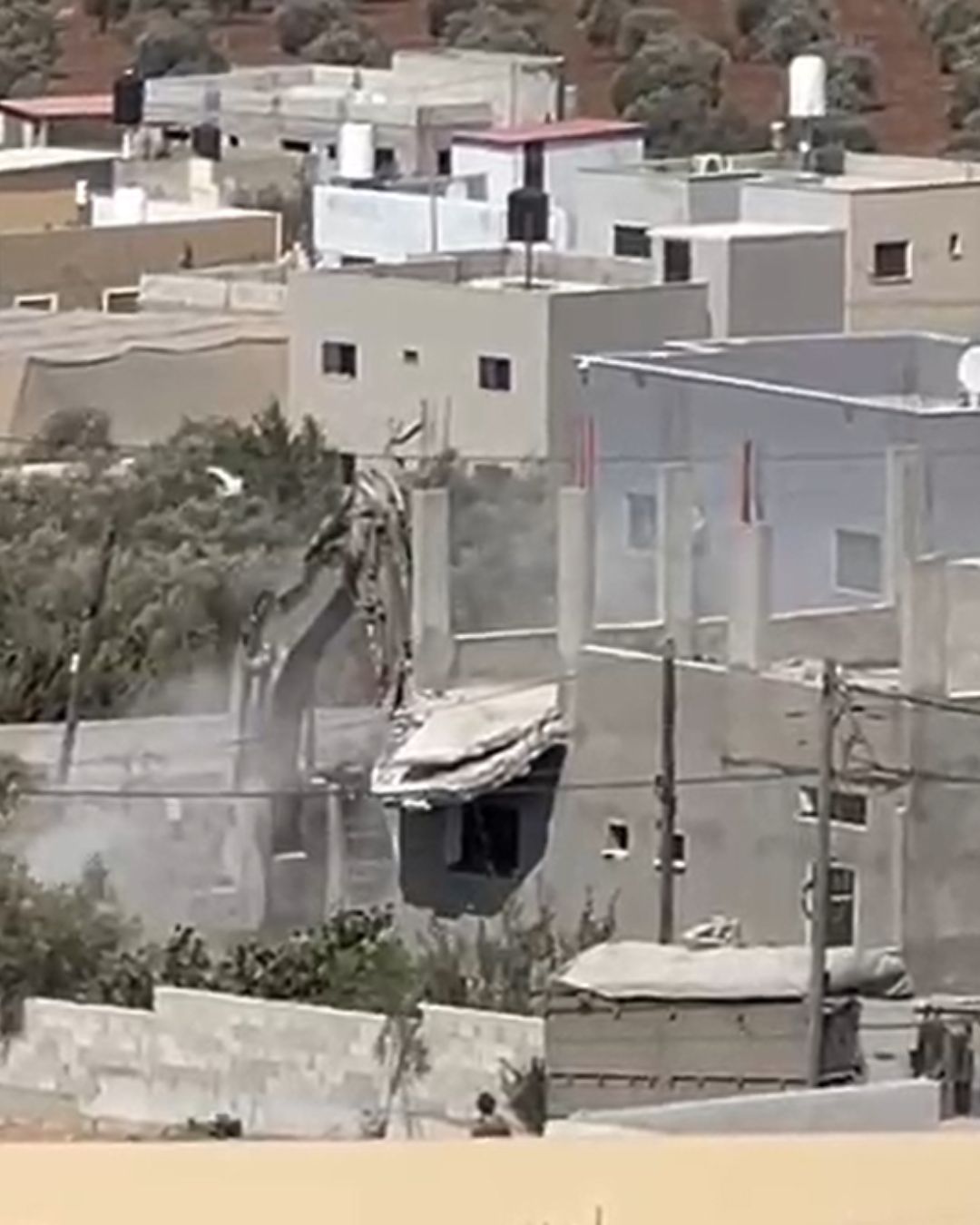 فلسطين – الاحتلال يهدم عددا من المنازل والمنشآت الزراعية في صحراء يطا جنوب الخليل