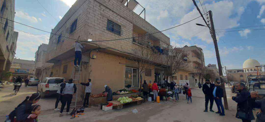 فلسطين – لجنة شؤون اللاجئين في المنظمة تنجز مشروع إنارة مجتمع الحسينية بريف دمشق في سوريا بالطاقة الشمسية