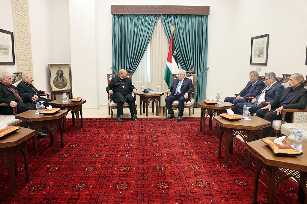 فلسطين – الرئيس يهنئ أسقف الكنيسة الإنجيلية اللوثرية في فلسطين والأردن بمناسبة توليه مهامه