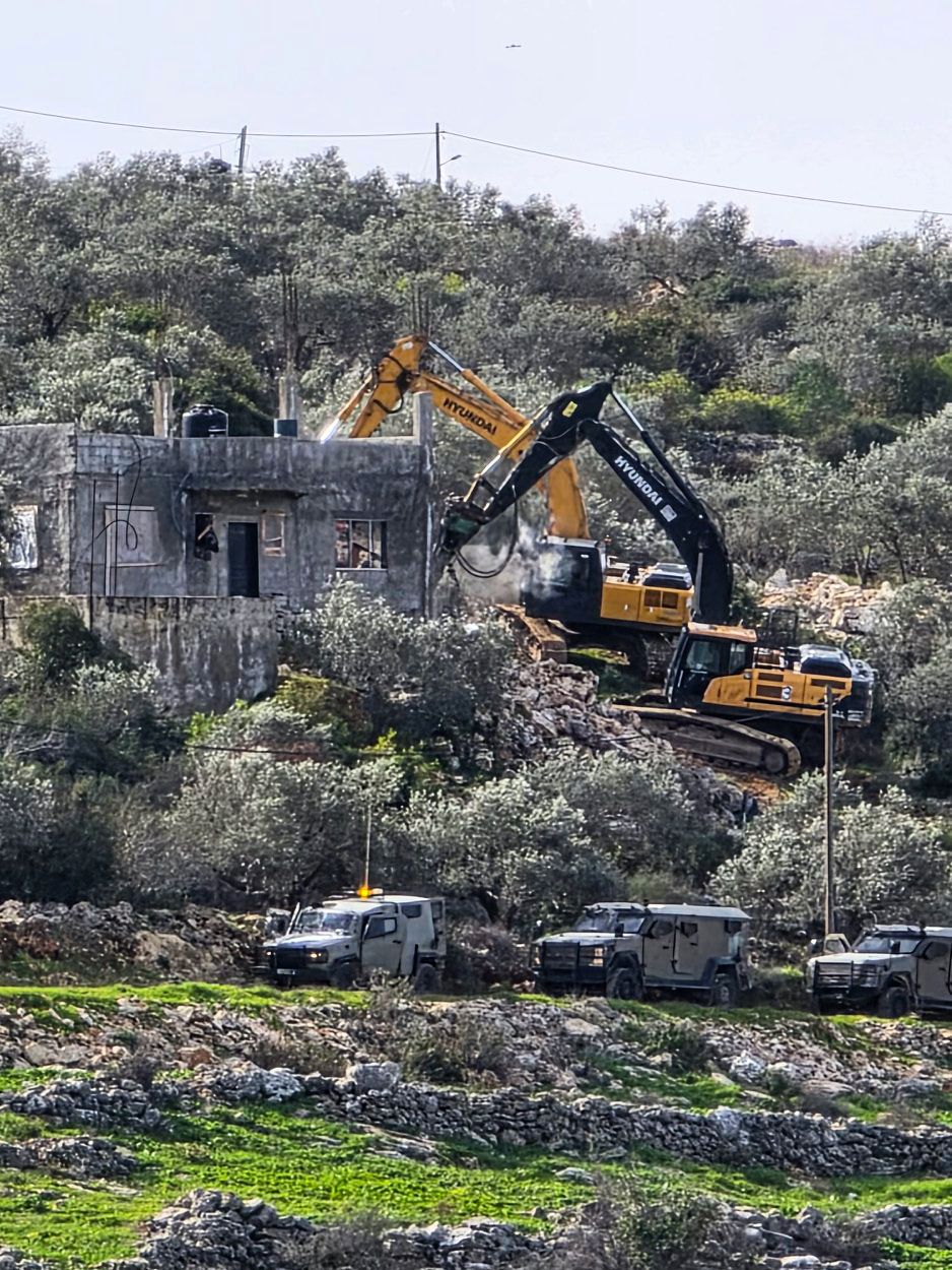 فلسطين – الاحتلال يهدم منزلا قيد الإنشاء في بلدة كفر الديك غرب سلفيت فلسطين – الاحتلال يهدم منزلا قيد الإنشاء في بلدة كفر الديك غرب سلفيت