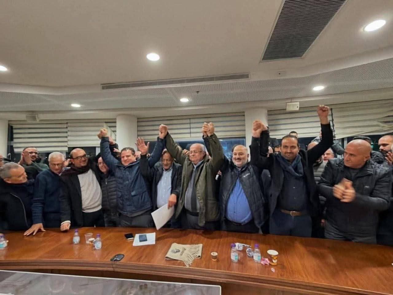 فلسطين – زعماء الأحزاب العربية يوقعون على تعهد بالعمل على تشكيل مشروع مشترك