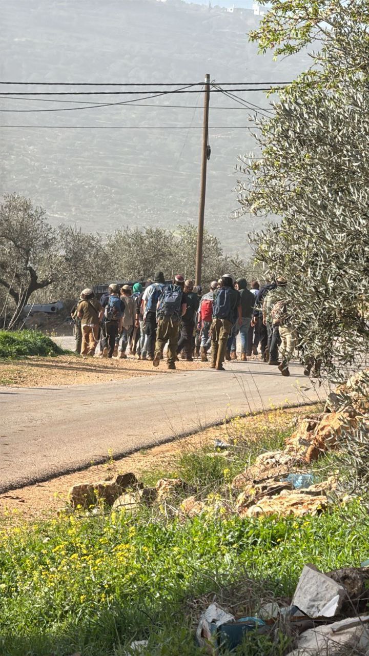 فلسطين – مستوطنون يعتدون على شاب بين عقربا وجرش جنوب نابلس