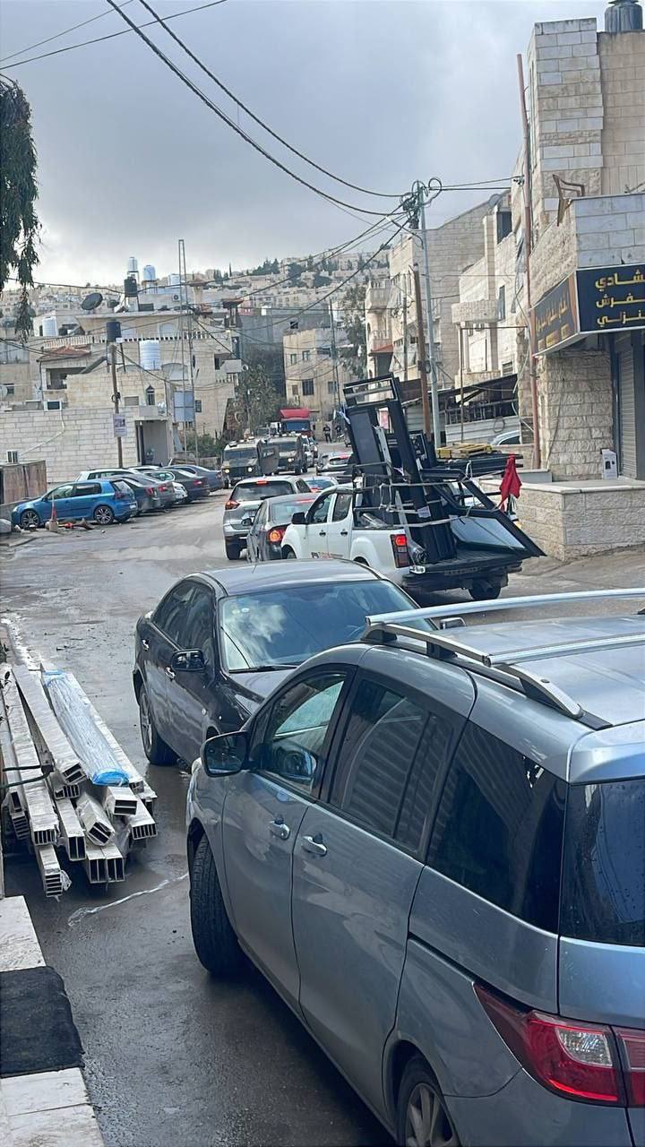 فلسطين – الاحتلال يأمر بهدم 11 منزلا ومنشأة في حزما