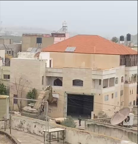 فلسطين – الاحتلال يهدم منزل الشهيد رأفت دواسة في السيلة الحارثية