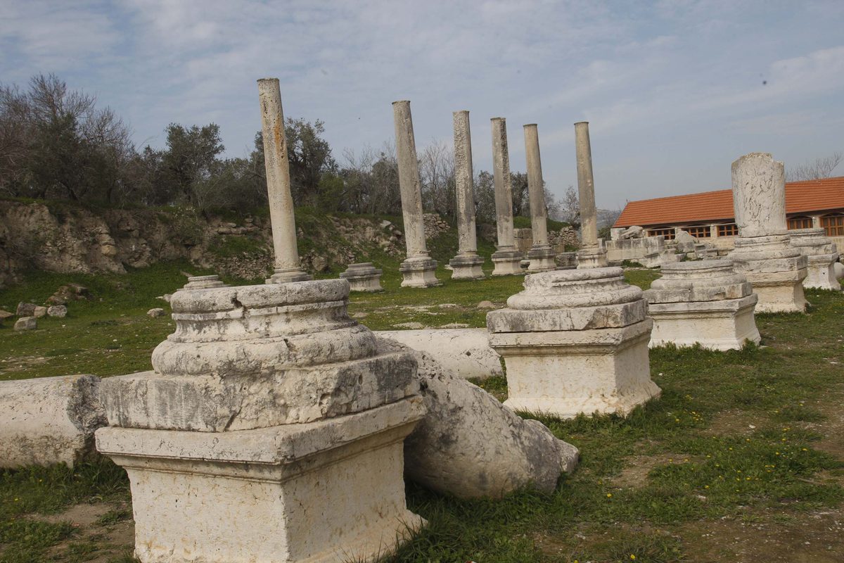 فلسطين – الاحتلال يؤكد الاستيلاء على آثار سبسطية
