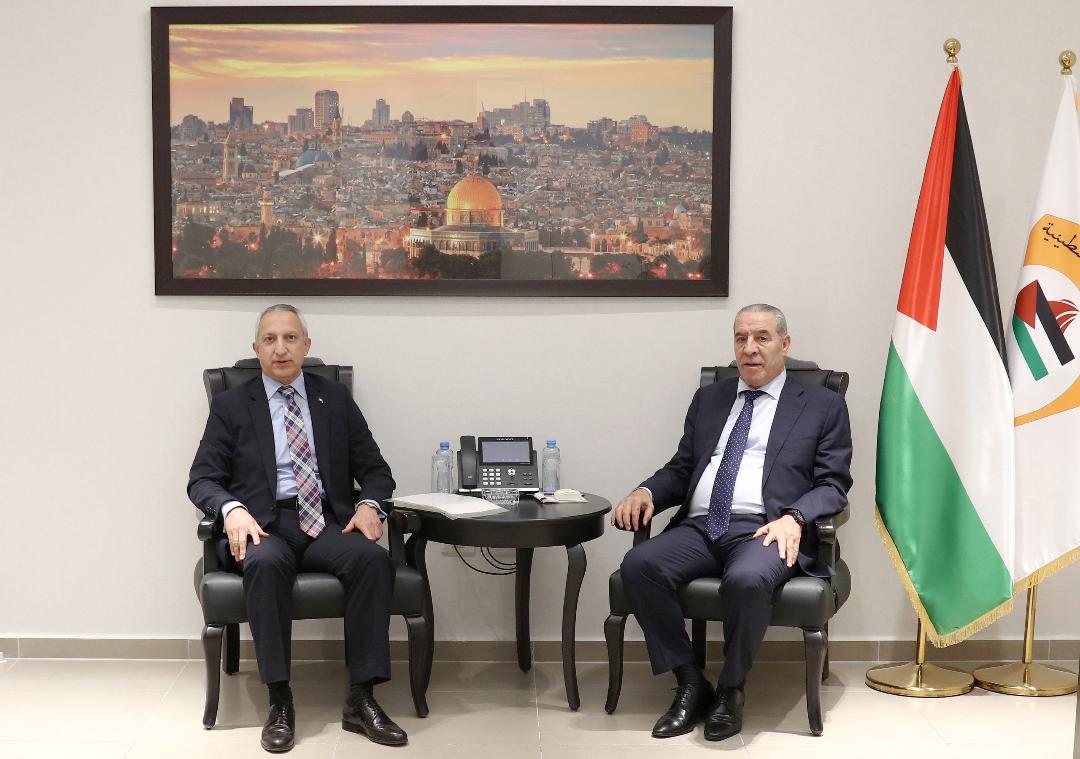 فلسطين – الشيخ يبحث مع السفير التركي لدى دولة فلسطين آخر التطورات السياسية والدولية