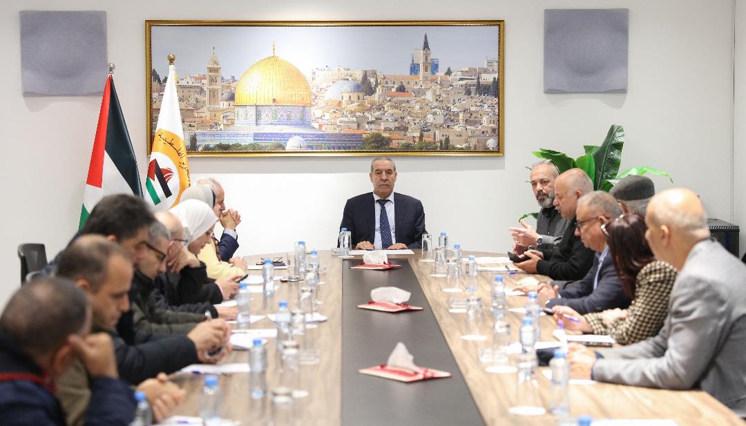 فلسطين – الشيخ يشيد بالدور الوطني لمؤسسات المجتمع المدني