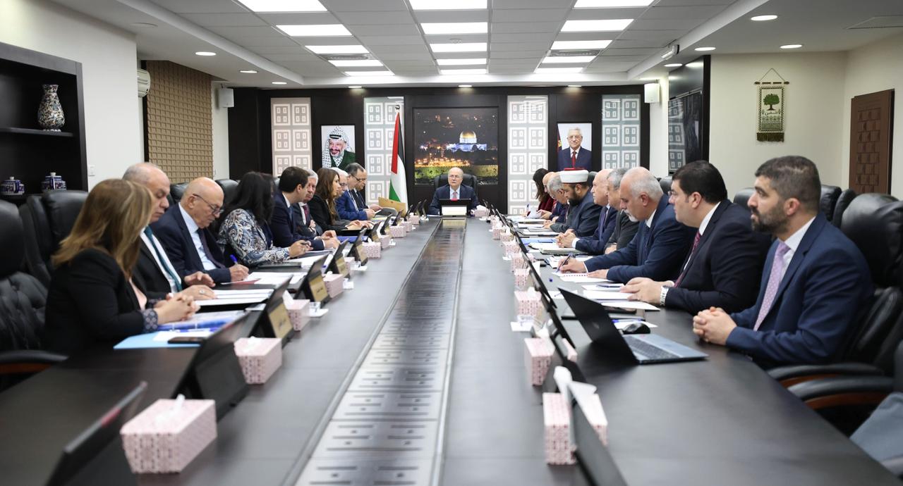 فلسطين – رئيس الوزراء يوجه المؤسسات الحكومية المختلفة بتكثيف برامج دعم وتعزيز صمود المواطنين خاصة في المناطق المستهدفة