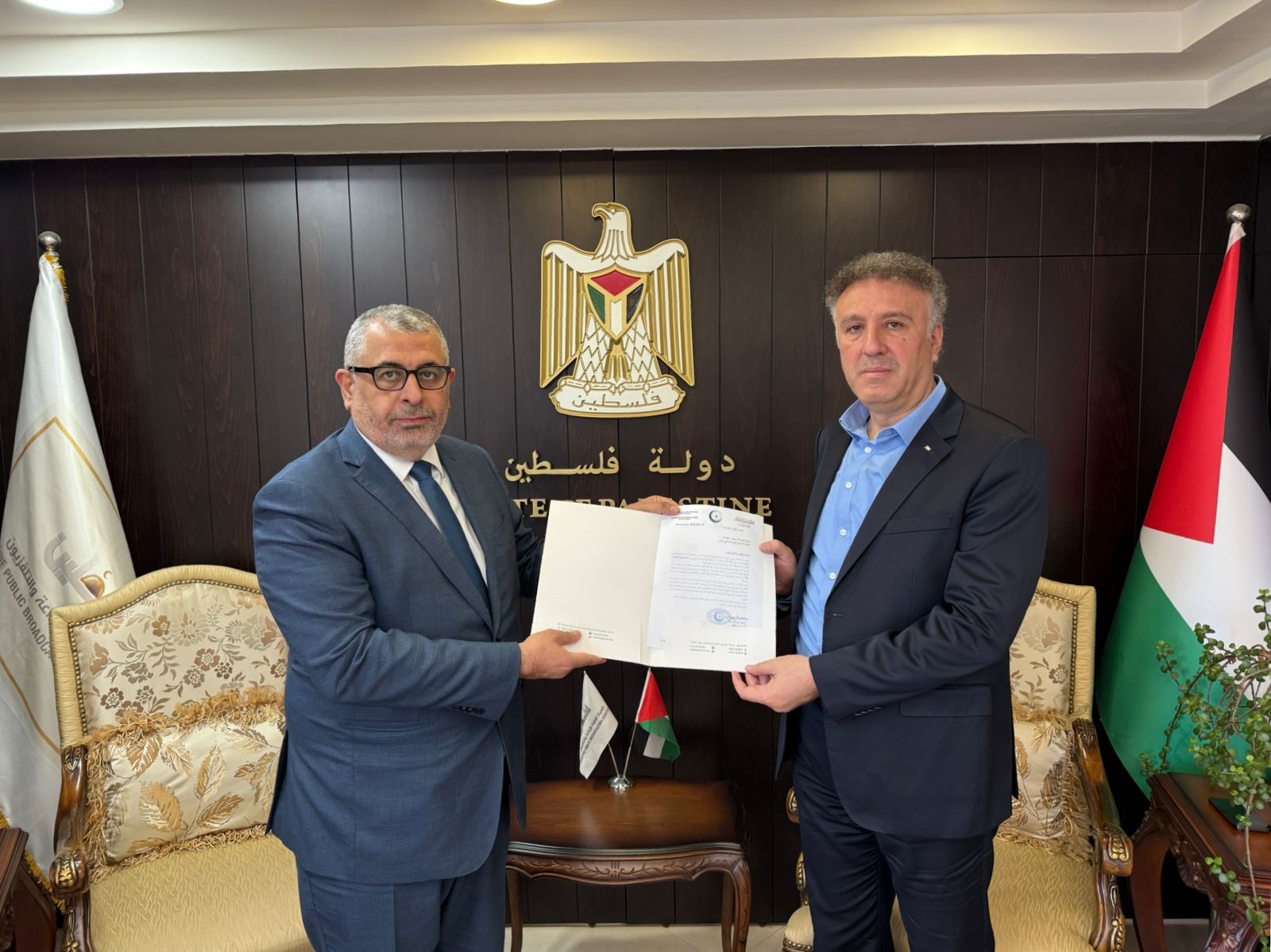 فلسطين – منظمة التعاون الإسلامي تهنئ الوزير عساف بفوز “وفاء” بجائزة “يونا” للإحتراف الإعلامي