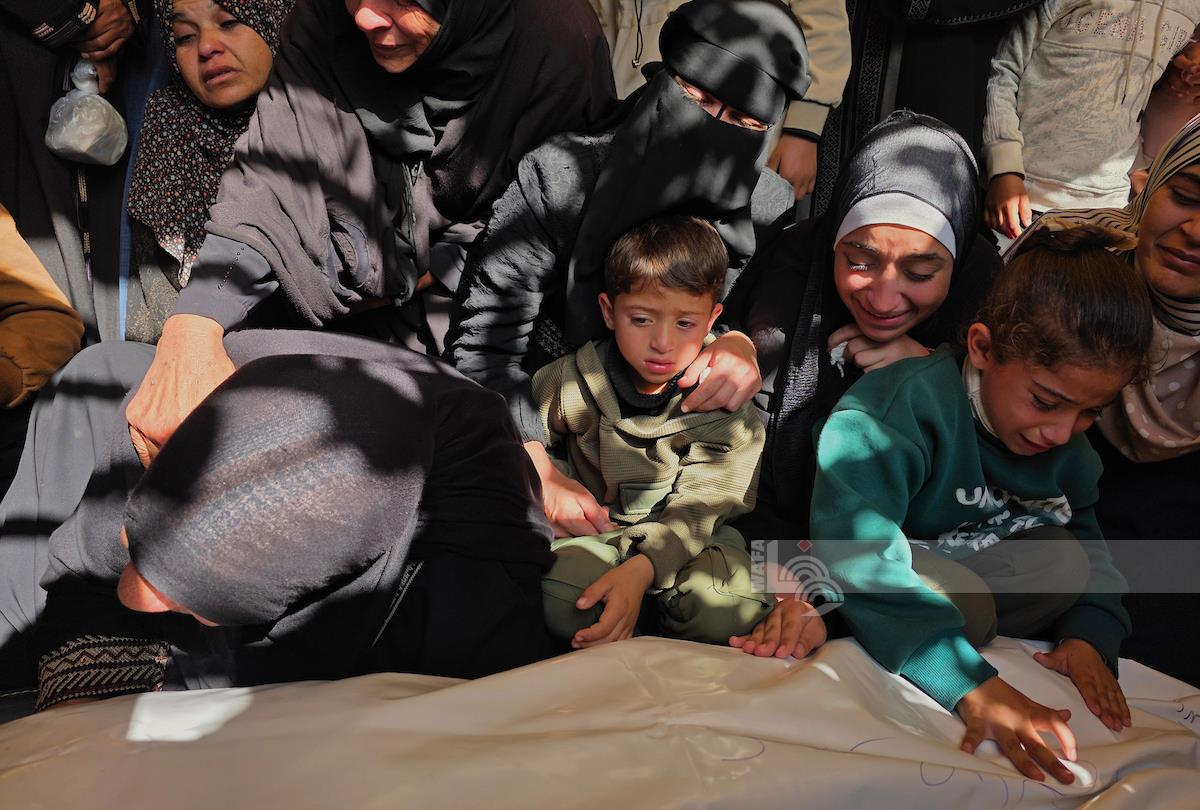 فلسطين – استشهاد طفل وإصابة مواطن برصاص الاحتلال شمال غزة