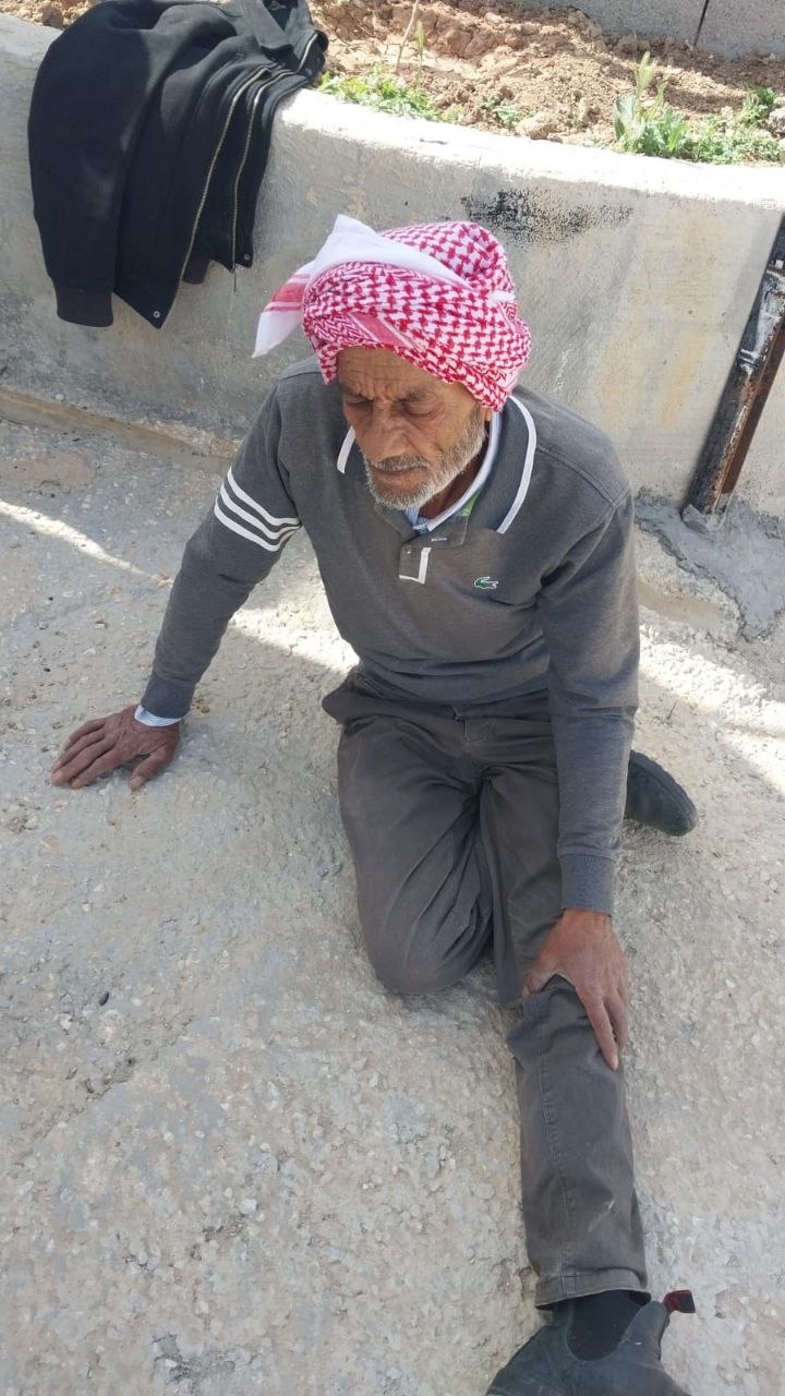 فلسطين – مستوطنون يهاجمون مزارع جنوب الخليل