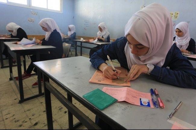 فلسطين – ويؤدي نحو 91 ألف طالب وطالبة امتحان الثانوية العامة اليوم فلسطين – ويؤدي نحو 91 ألف طالب وطالبة امتحان الثانوية العامة اليوم