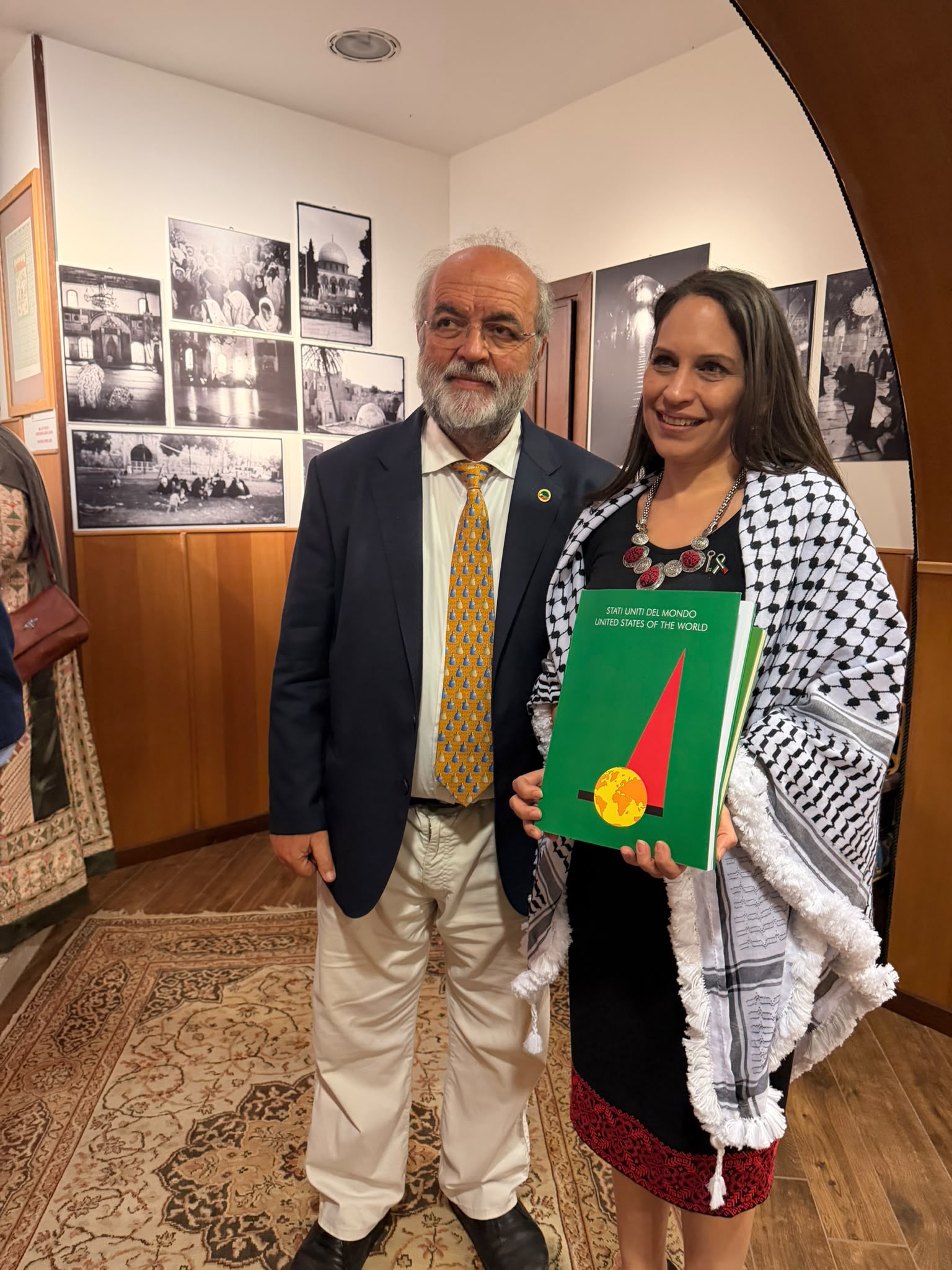 فلسطين – منظمة “الولايات المتحدة إلى العالم” الإيطالية تمنح السفيرة الفلسطينية منى أبو عمارة لقب “سفيرة الولايات المتحدة إلى العالم 2026” فلسطين – منظمة “الولايات المتحدة إلى العالم” الإيطالية تمنح السفيرة الفلسطينية منى أبو عمارة لقب “سفيرة الولايات المتحدة إلى العالم 2026”