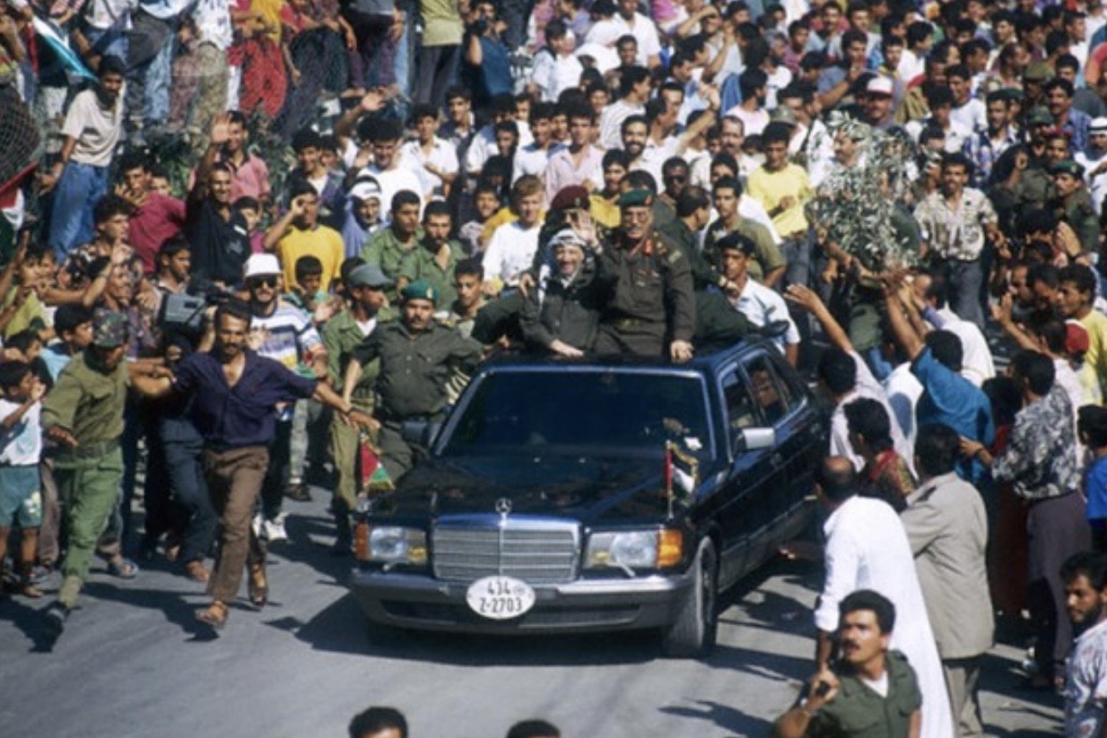فلسطين – 32 عاماً على عودة أبو عمار إلى أرض الوطن فلسطين – 32 عاماً على عودة أبو عمار إلى أرض الوطن