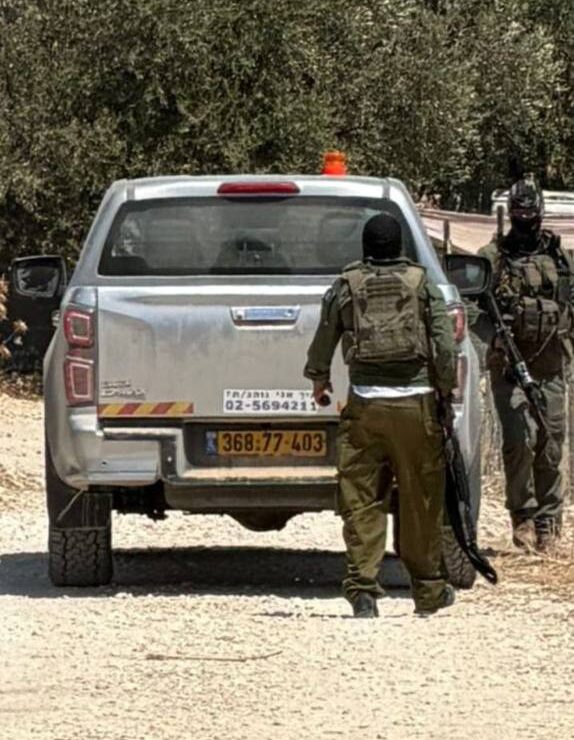 مستوطنون يمنعون أهالي خربة طانا من أداء صلاة الجمعة