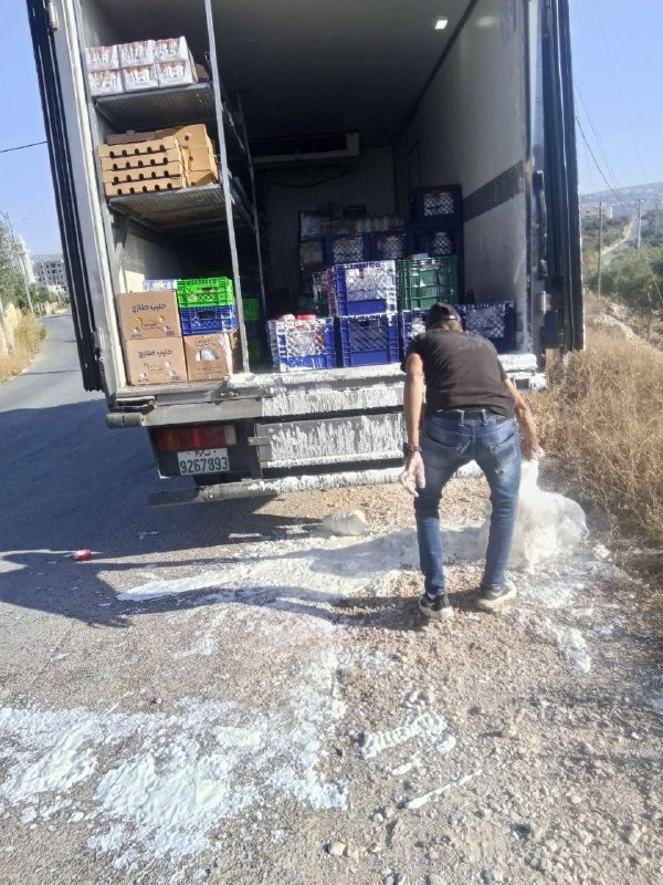 مستوطنون يهاجمون مركبة تجارية شرق نابلس