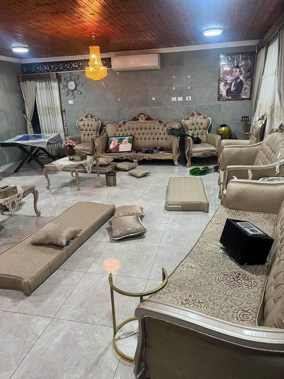 قوات الاحتلال تقتحم منزل وزير فلسطيني وتستجوبه