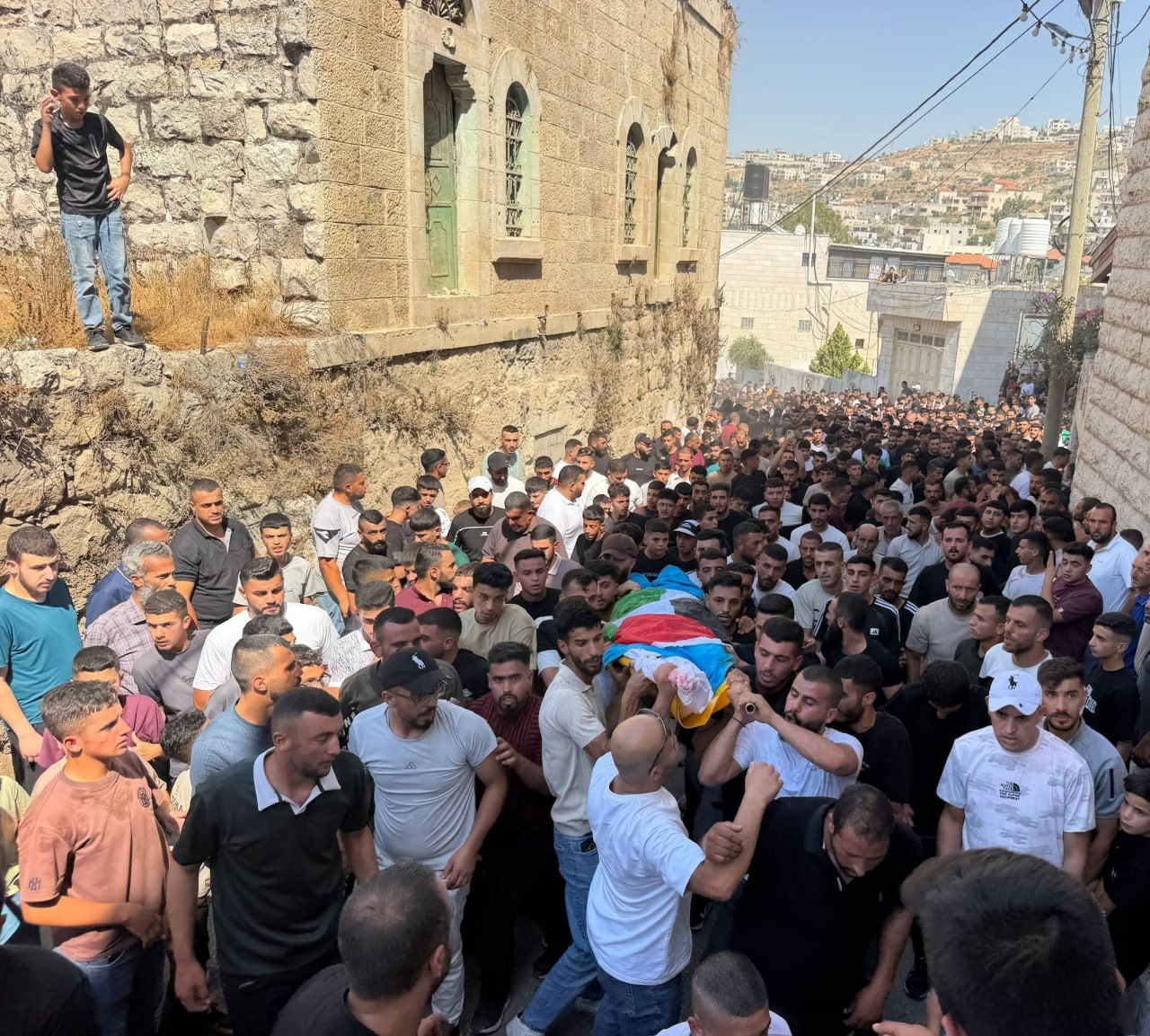 الخليل تشيع جثمان الطفل كريم شلالدة